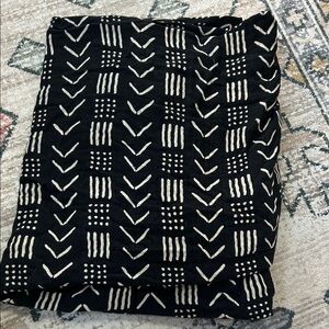 Pottery Barn Kids Black Organic Cotton Crib Sheet EUC